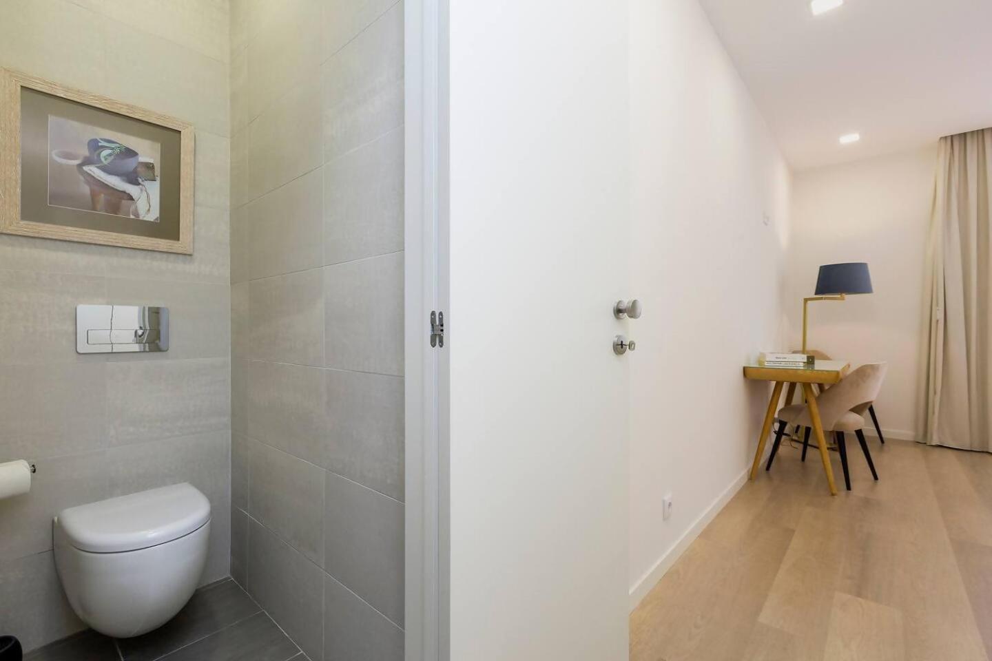 The Office Guest Apartment กิมาไรส์ ภายนอก รูปภาพ